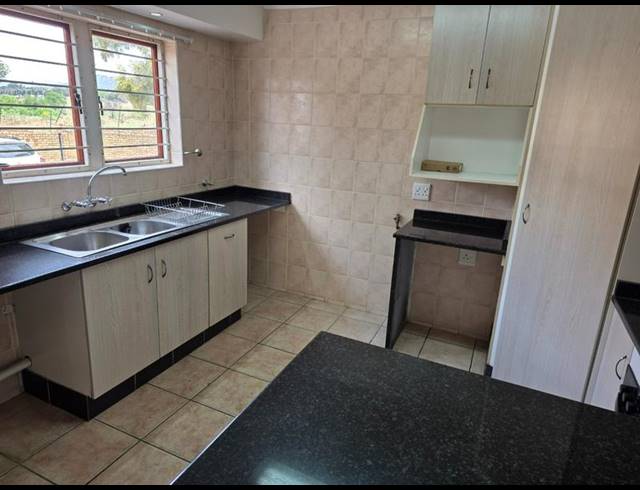 4 BEDROOM TOWNHOUSE FOR SALE IN RUIMSIG NOORD
